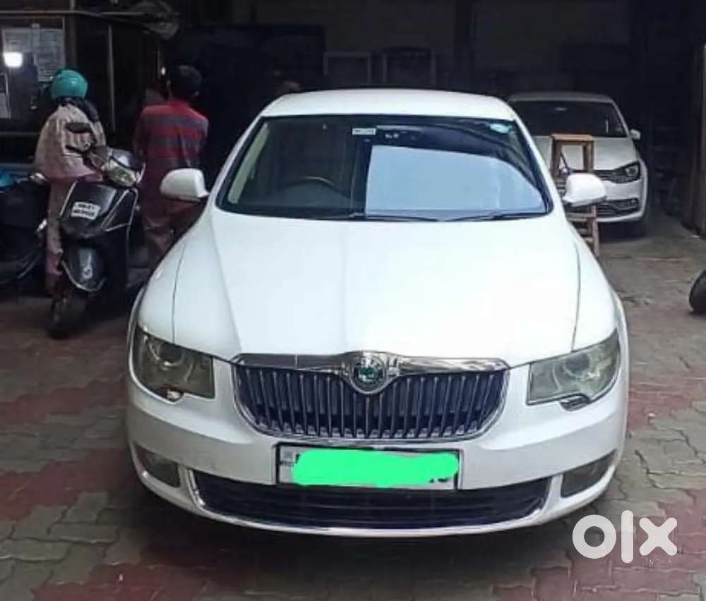 Skoda New Superb Diesel 2013