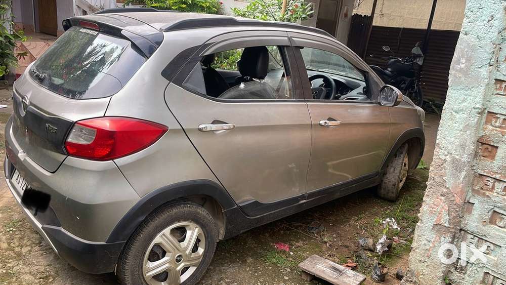 Urgent Sale: 2017 Tata Tiago Petrol (nrg )