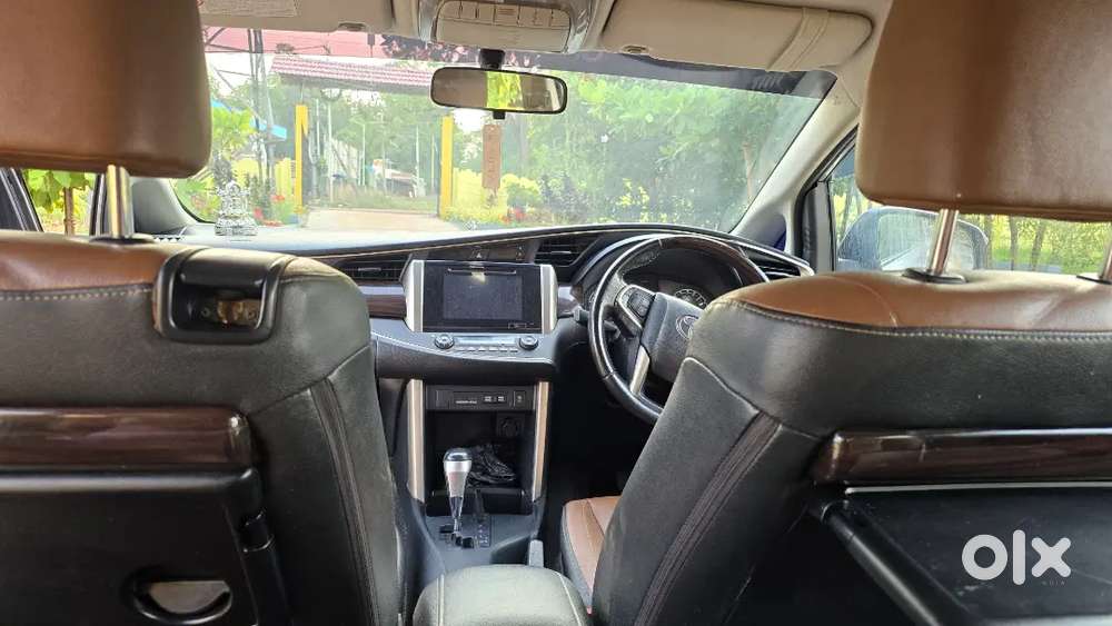 Toyota Innova Crysta 2017 Diesel 98000 Km Driven