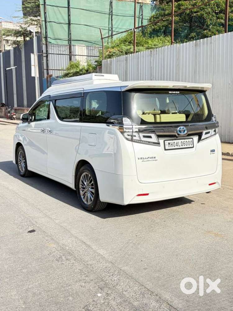 Toyota Vellfire 2.5 Hybrid, 2023, Petrol
