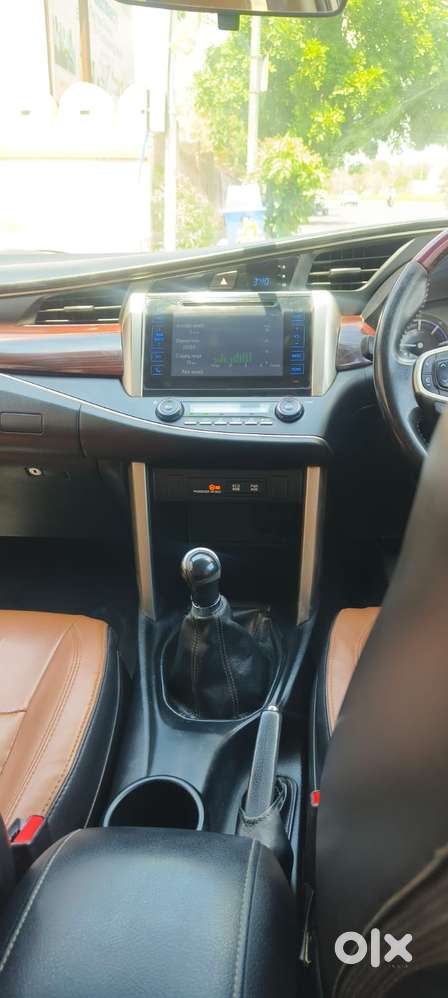 Toyota Innova Crysta 2.4 V 8 Str, 2017, Diesel