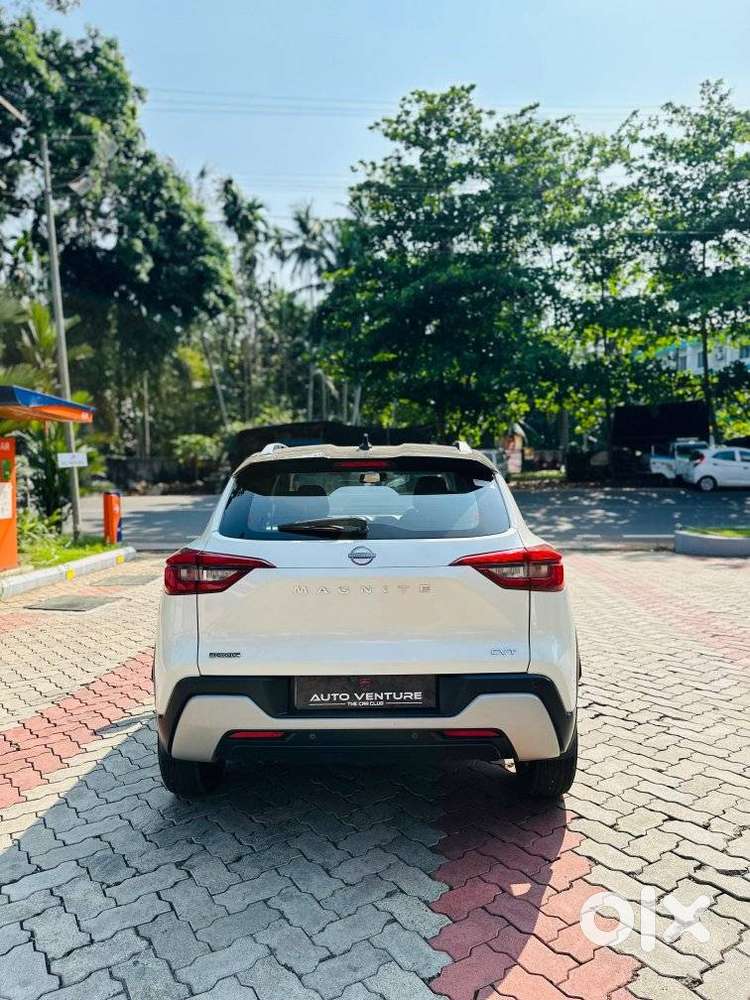 Nissan Magnite 1.0 Xv Premium Turbo Cvt, 2022, Petrol
