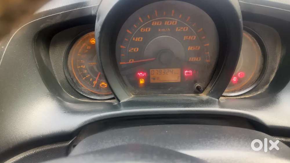 Honda Amaze V Petrol 2014