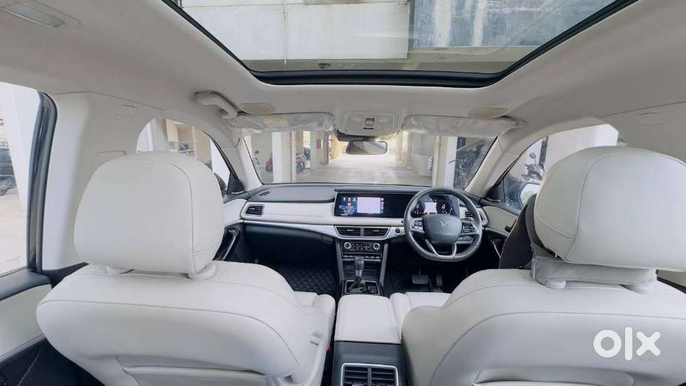 Mahindra Xuv700 2.2 Ax 7 Diesel At Str, 2023, Diesel