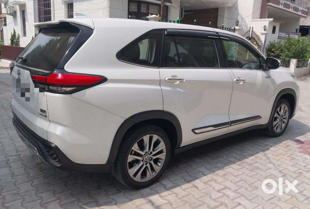 Toyota Innova Hycross 2.0 Zx (o) Hybrid 7 Str, 2024, Petrol