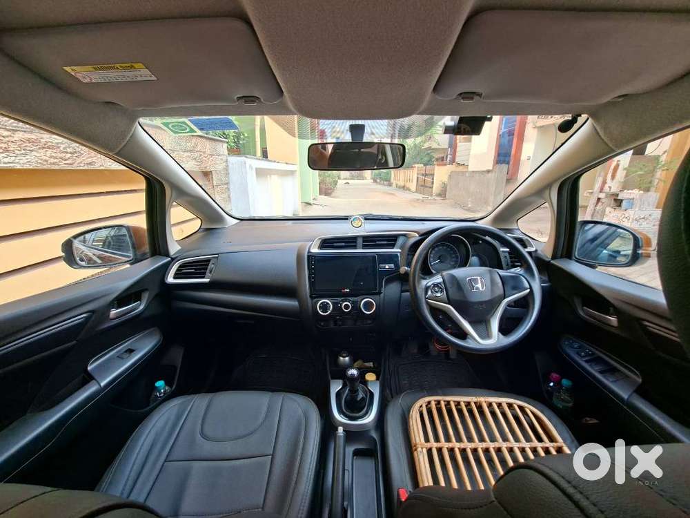 Honda Wrv With 10 Inch Touch Screen & Dash Cam