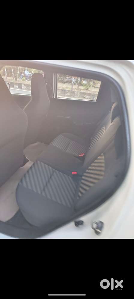 Maruti Suzuki Swift 1.3 Lxi, 2022, Petrol