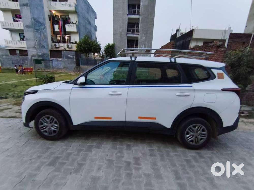 Kia Carens 2024 Petrol Well Maintained