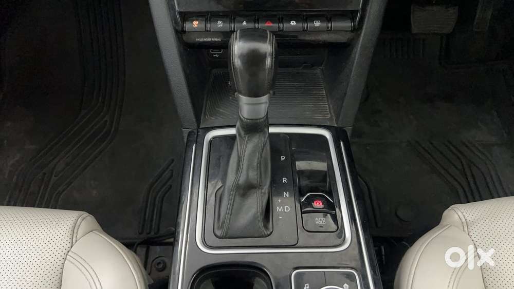 Mahindra Xuv700 2.0 Ax 7 Petrol At Luxury Pack Str, 2022, Petrol