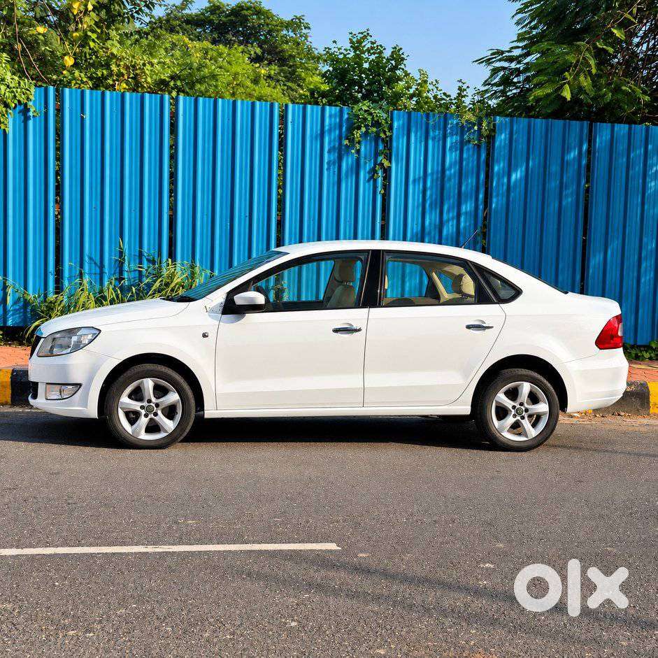 Skoda Rapid 1.6 Mpi Elegance, 2014, Petrol
