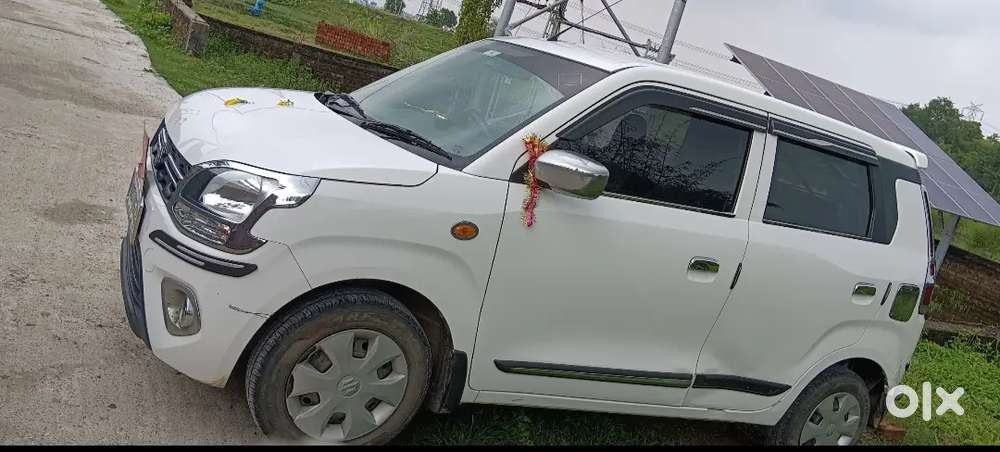 कार अच्छी है सिर्फ एक हाथ का चला हुआ है ,,