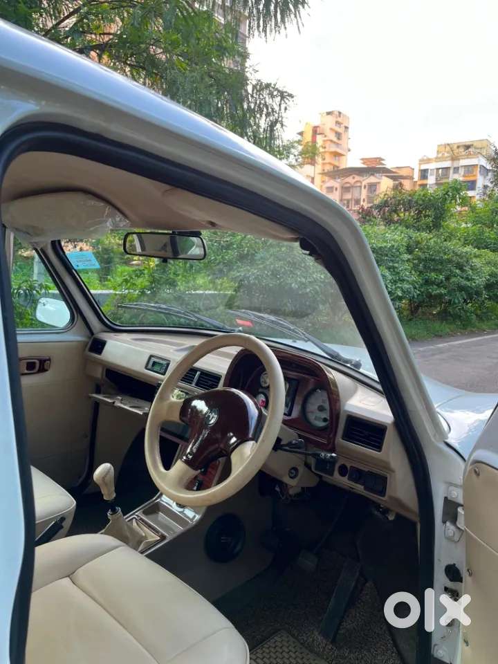 Ambassador, 2010, Petrol