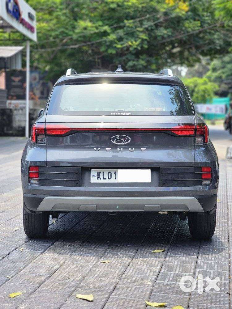 Hyundai Venue 1.2 S (o), 2023, Petrol