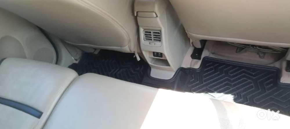 Maruti Suzuki Ertiga Vxi 2025