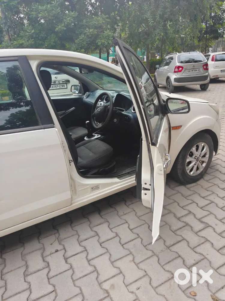 Ford Figo Petrol 2013