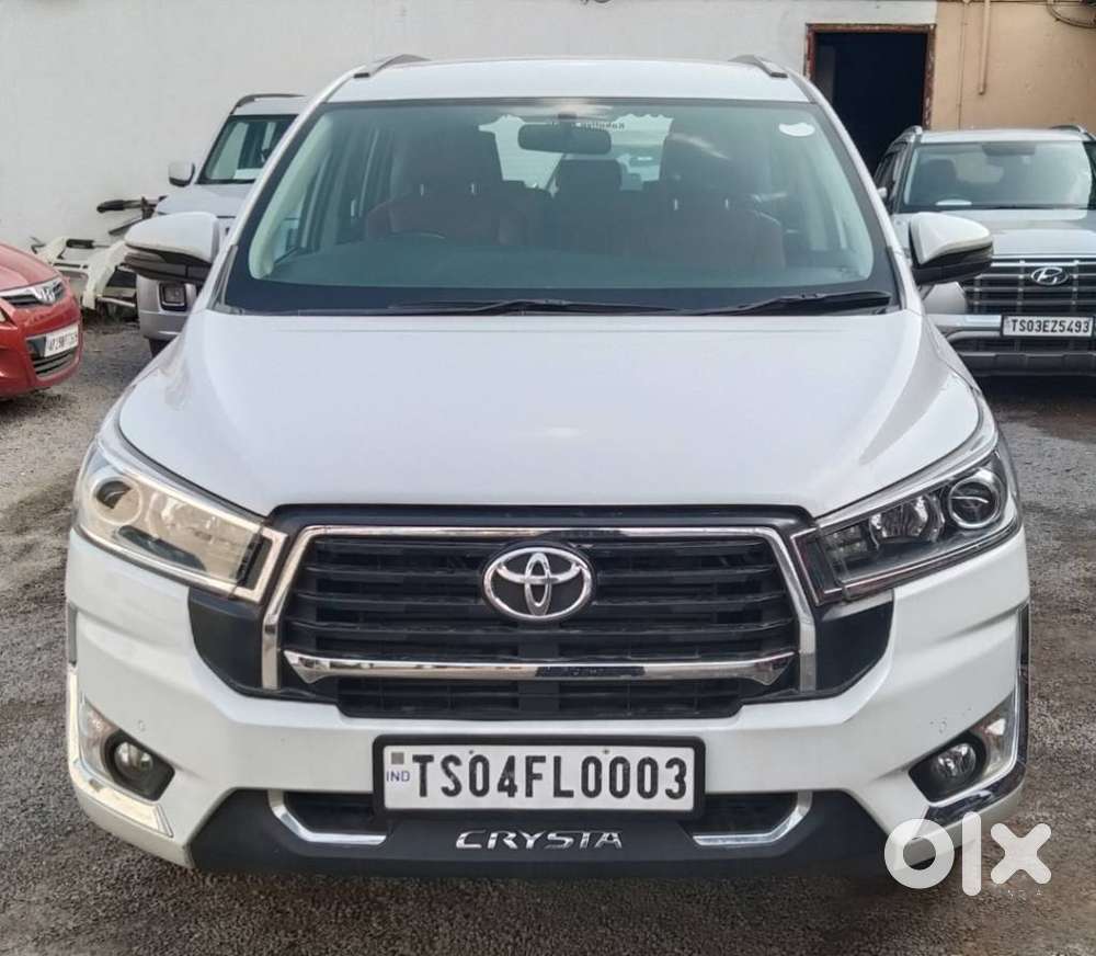 Toyota Innova Crysta 2.4 V 8 Str, 2023, Diesel