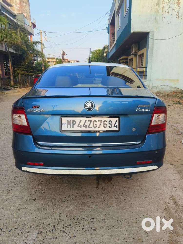 Skoda Rapid    Reg No :- Mp44zg7694 ️ Year :- 2017   Version :