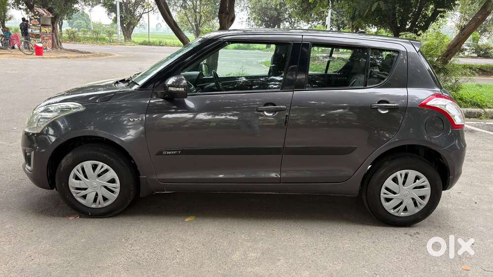 Maruti Suzuki Swift Vxi Abs Bsiv, 2017, Petrol