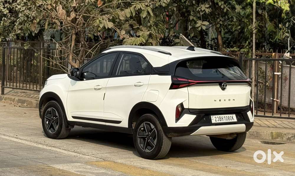 Tata Nexon, 2023, Petrol