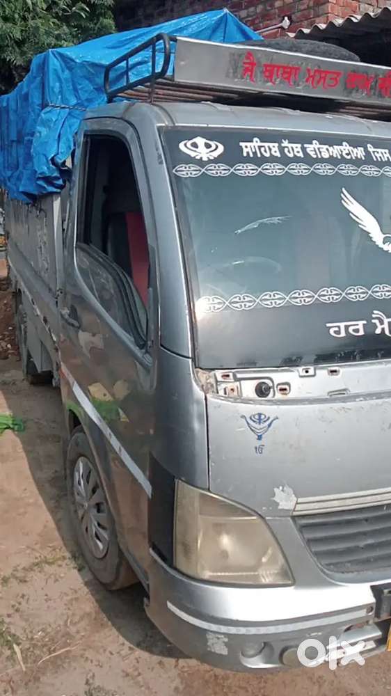 Tata Safari Storme 2012