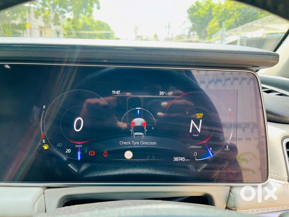 Mahindra Xuv700 2.0 Ax 7 Petrol At Str, 2024, Petrol