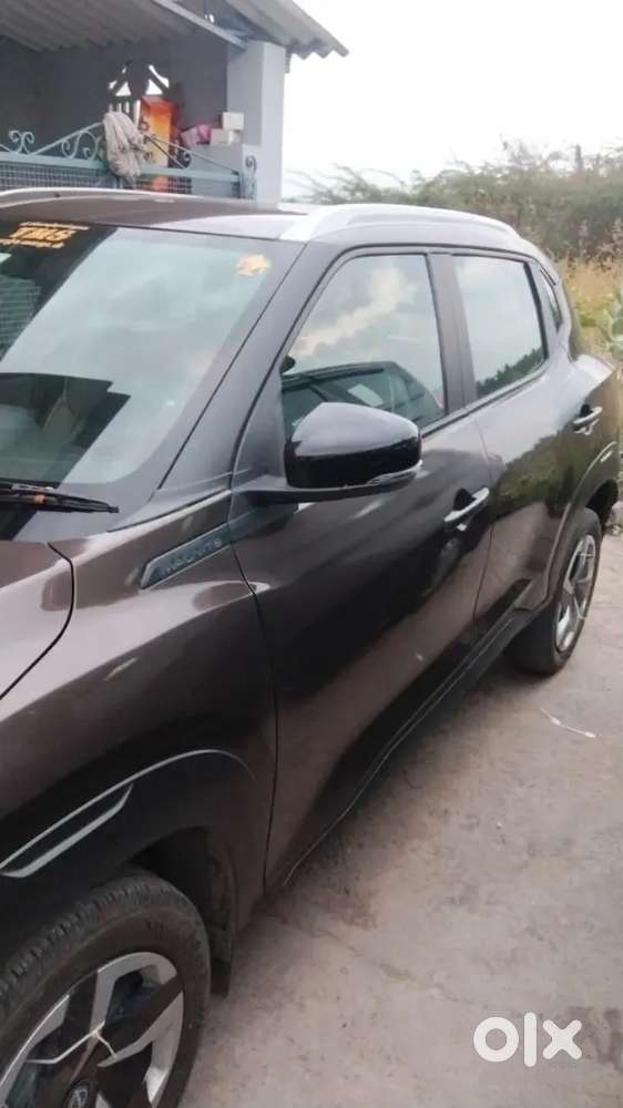 Nissan Magnite 2014 Petrol Mid Variant Well Maintained.