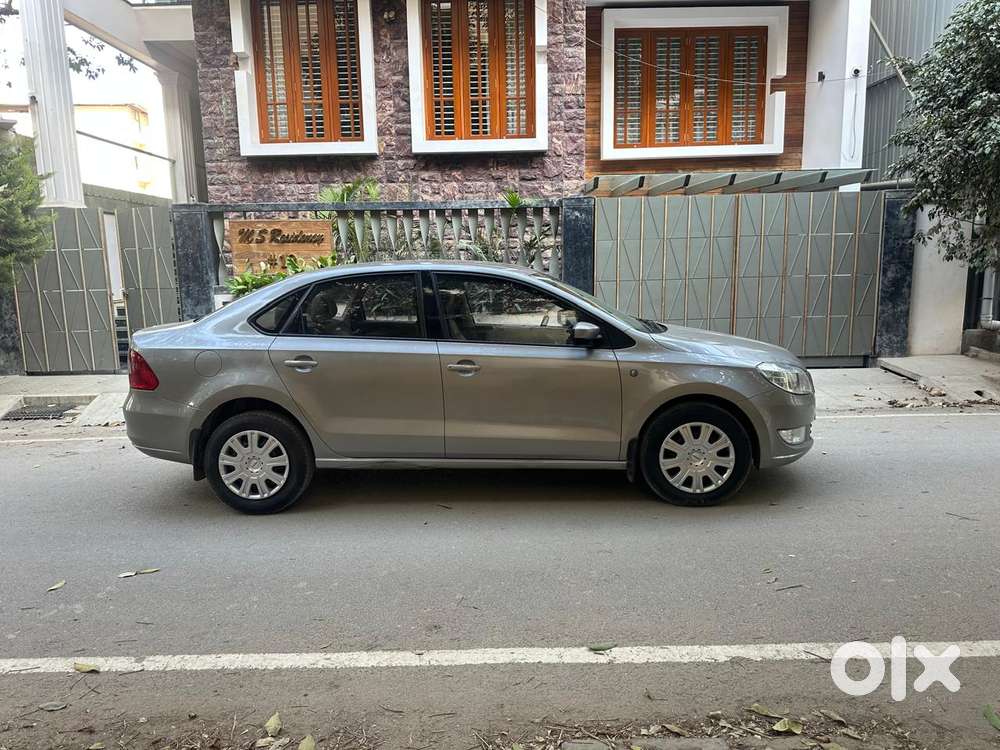 Skoda Rapid 2013-2016 1.5 Tdi At Ambition With Alloy Wheel, 2015, Di..