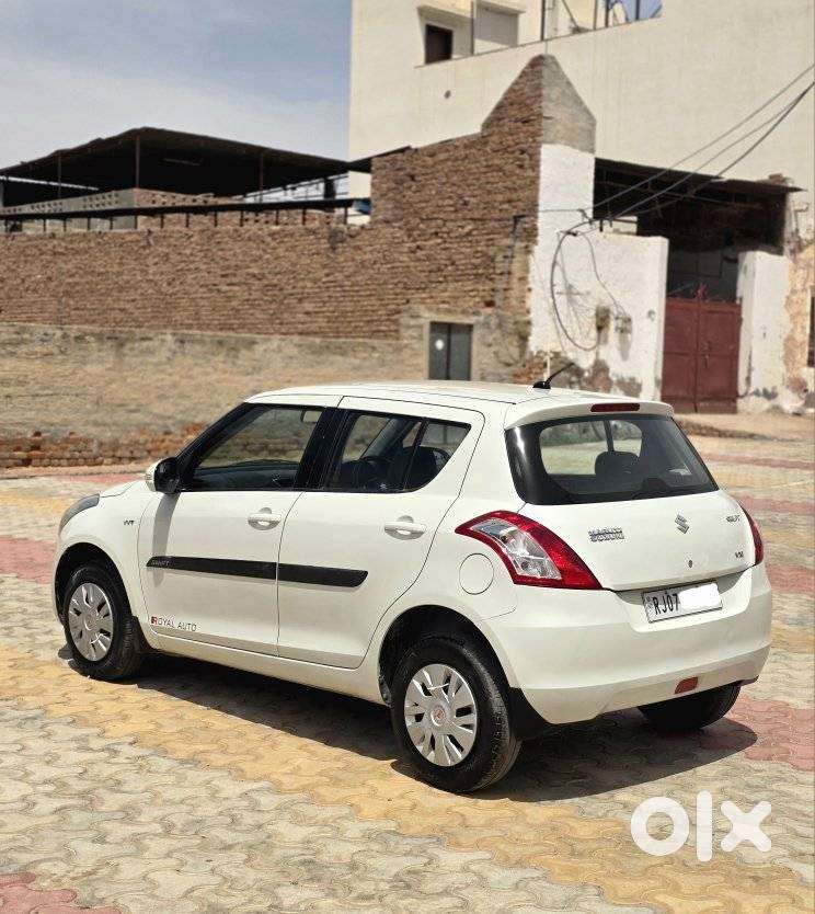 Maruti Suzuki Swift Vxi 1.2 Abs Bs-iv, 2013, Petrol