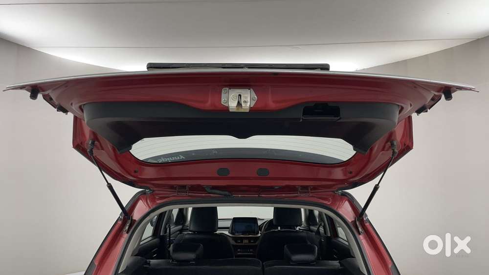 Maruti Suzuki Vitara Brezza 1.5 Zxi Plus At Dual Tone, 2022, Petrol