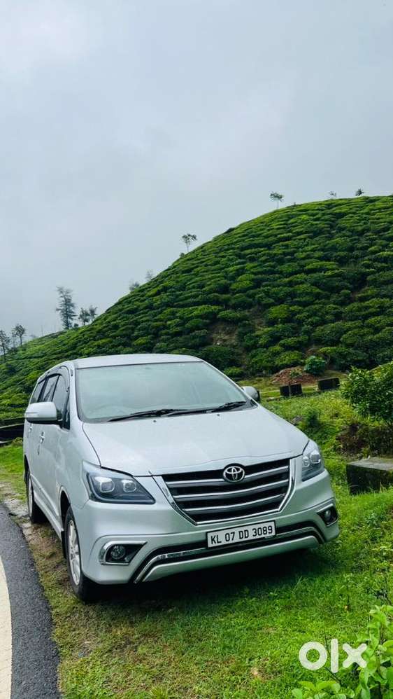 Toyota Innova 2014 Diesel 120000 Km Driven