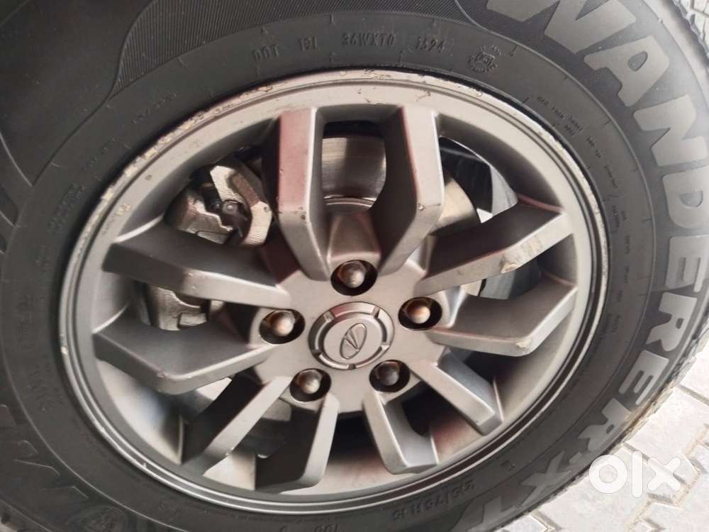 Mahindra Tuv 300 T10 Dual Tone, 2017, Diesel