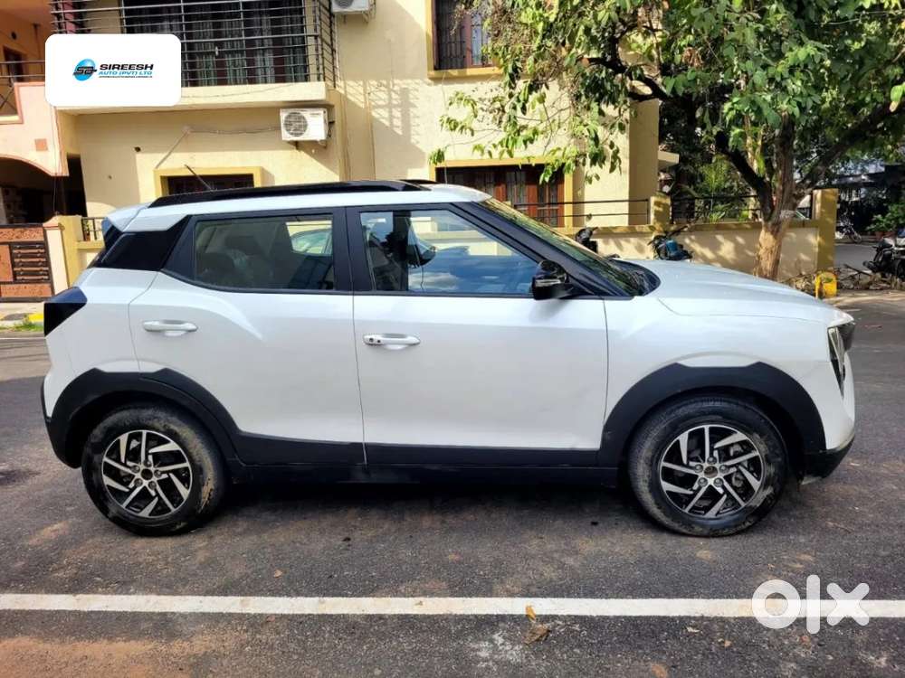 Mahindra Xuv 3xo Ax5 Pm Mt, 2024, Petrol