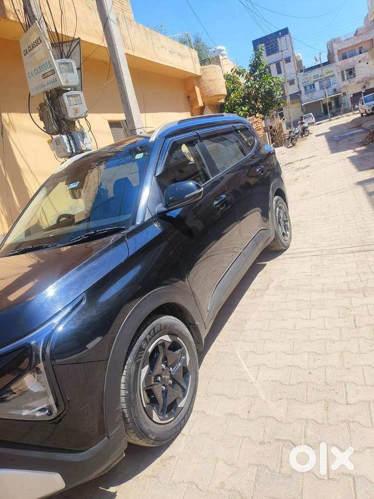 Car Good Condition.black Color. Single Handed Driven. Comfortable Suv.