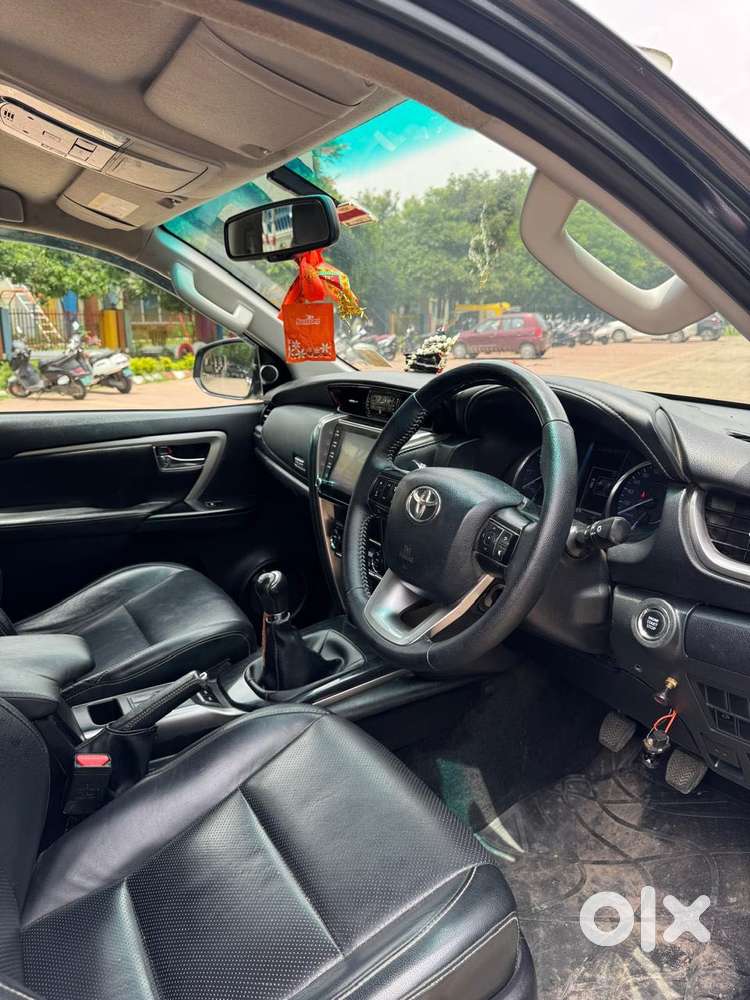 Toyota Fortuner [2021-ongoing] 2.8 2wd Diesel Mt, 2023, Diesel