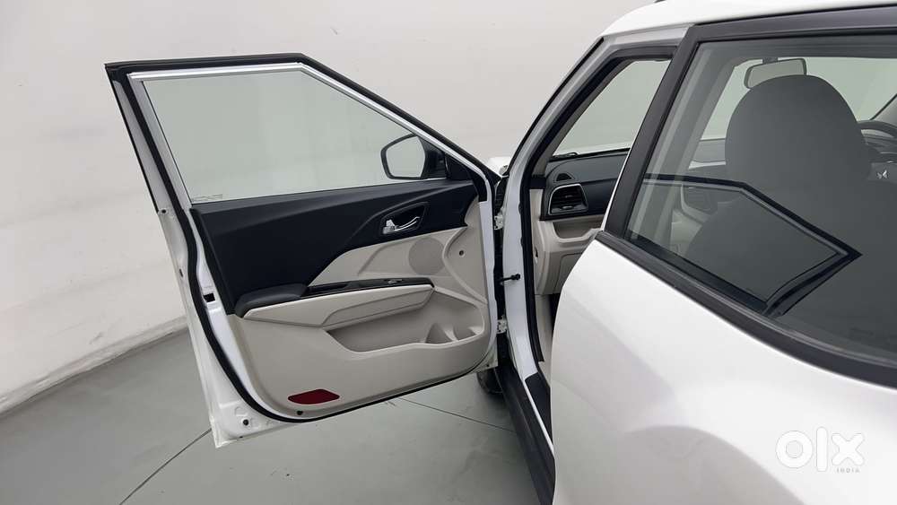 Mahindra Xuv300 W8 Amt Optional Diesel, 2024, Petrol