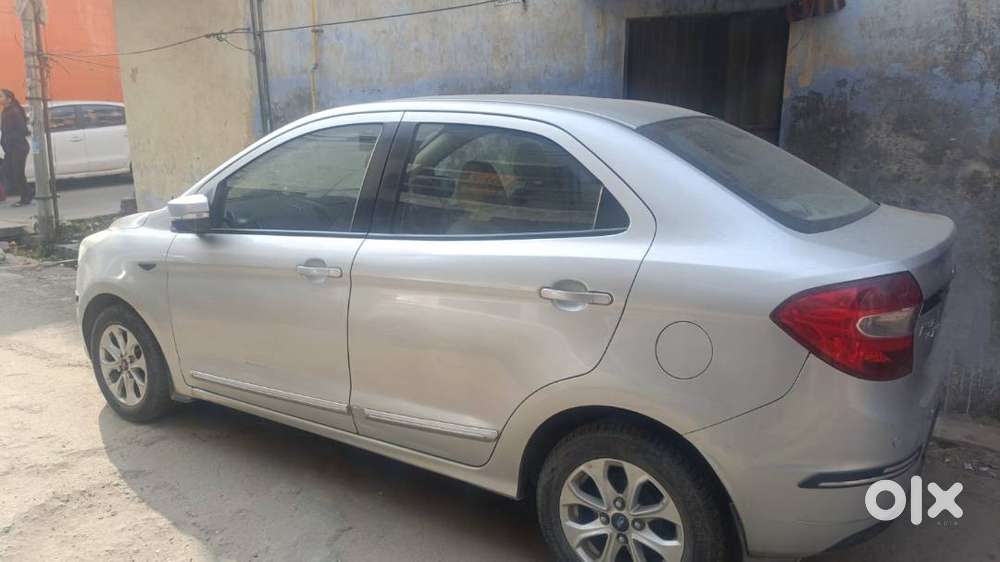 Ford Aspire Titanium Blu 2017