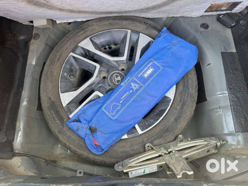 Tata Tiago, 2023, Petrol