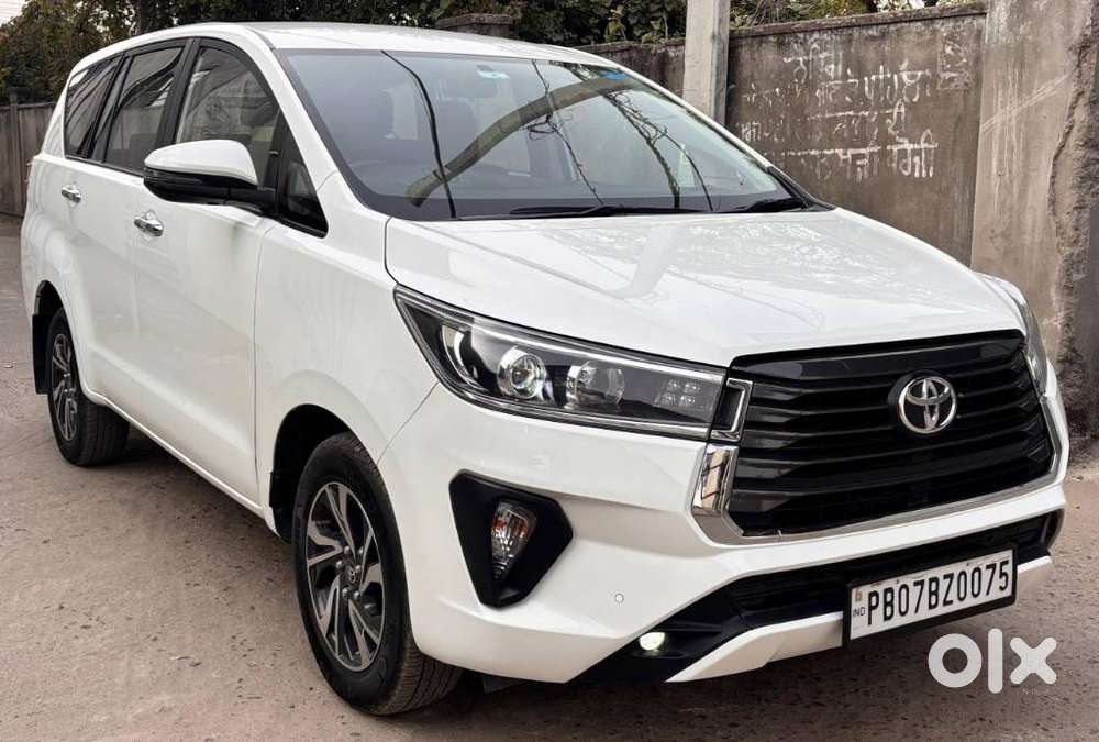 Toyota Innova Crysta, 2022, Petrol