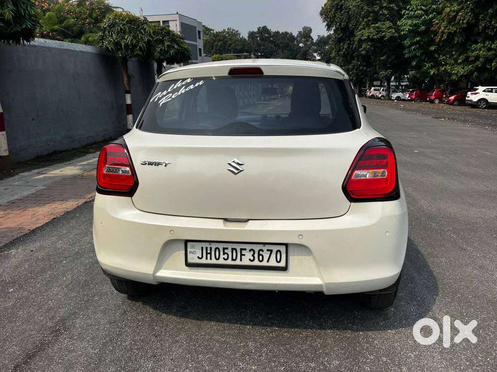 Maruti Suzuki Swift Vxi + Manual, 2022, Petrol