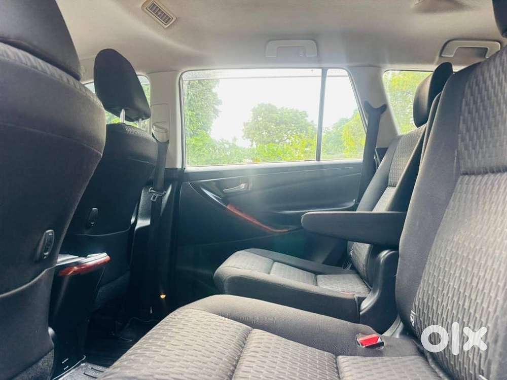 Toyota Innova Crysta 2.4 G Mt 7 Str, 2017, Diesel