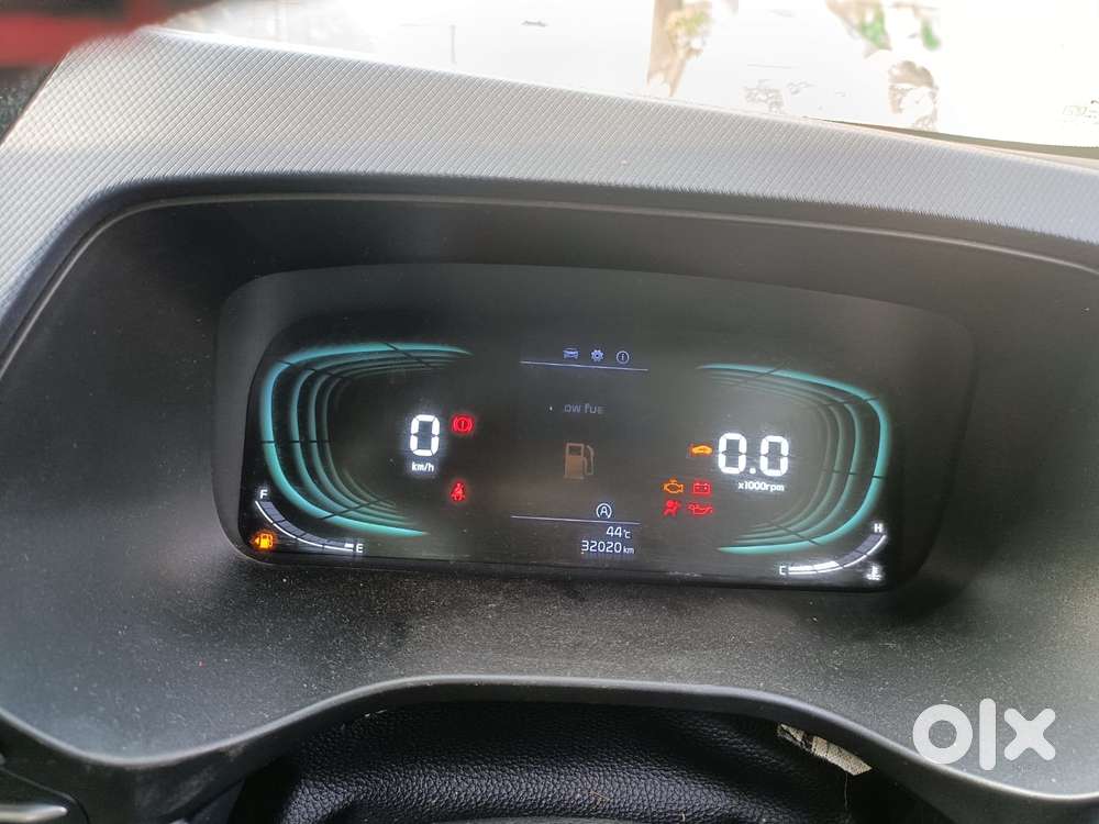 Kia Carens G 1.5 6mt Premium (o) 7-seater, 2024, Diesel