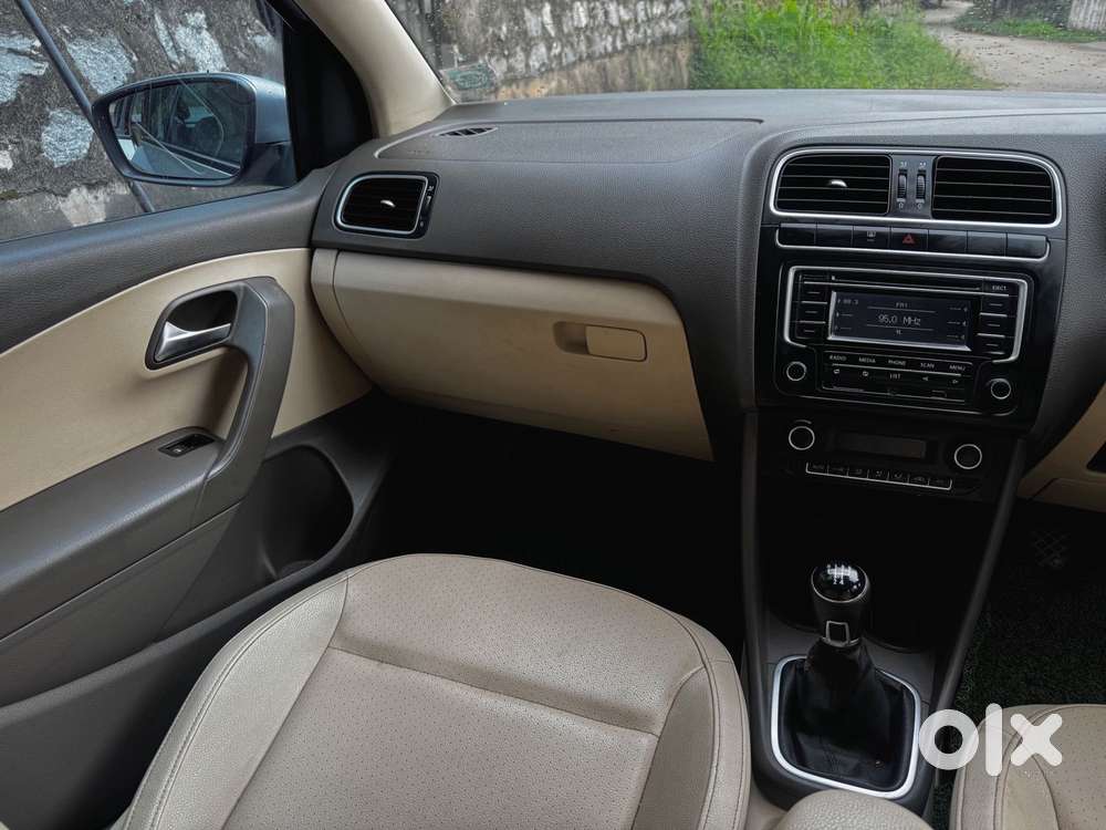 Volkswagen Vento 1.2 Highline Plus At 16 Alloy, 2015, Petrol