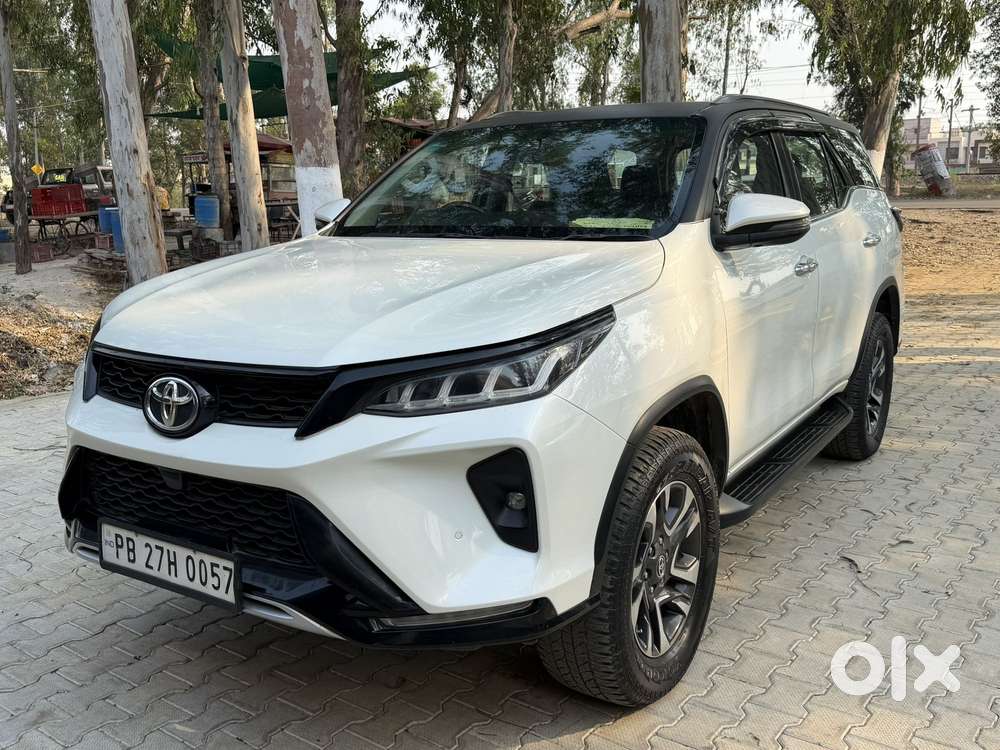 Toyota Fortuner 2.8 Legender 4x4, 2022, Diesel