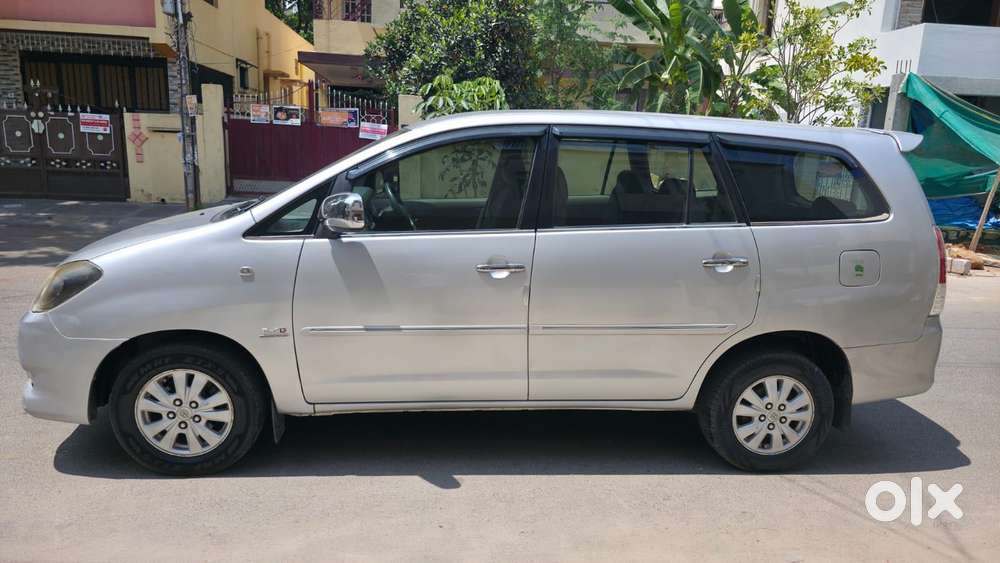 Toyota Innova 2.5 Vx 8 Str Bs-iii, 2010, Diesel