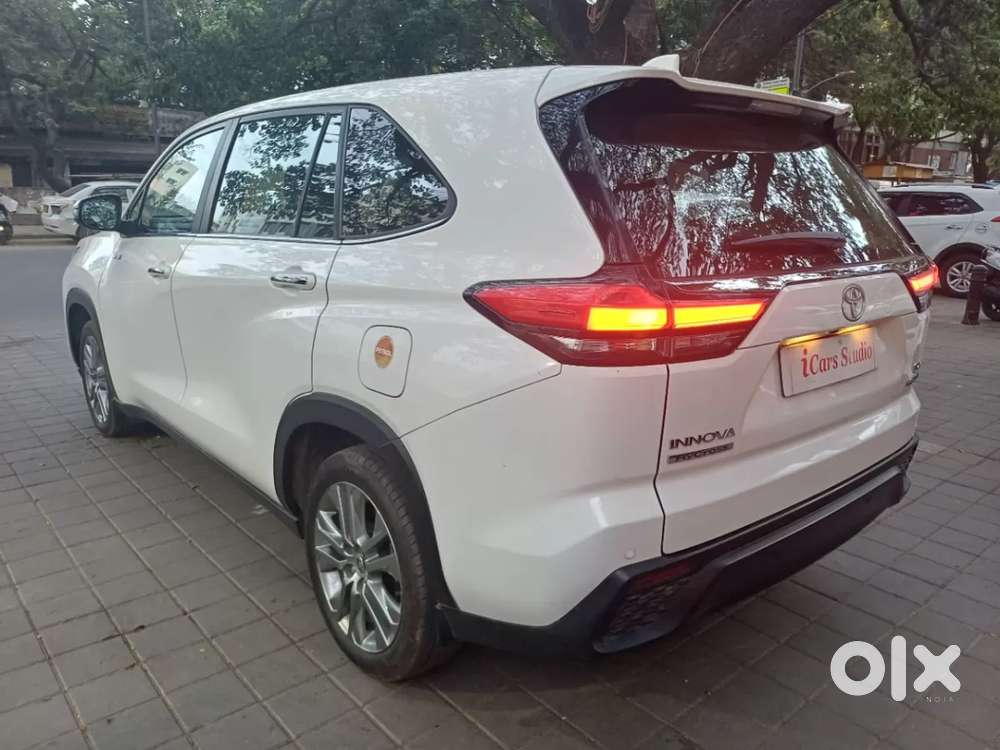 Toyota Innova Hycross 2.0 Zx (o) Hybrid 7 Str, 2024, Petrol