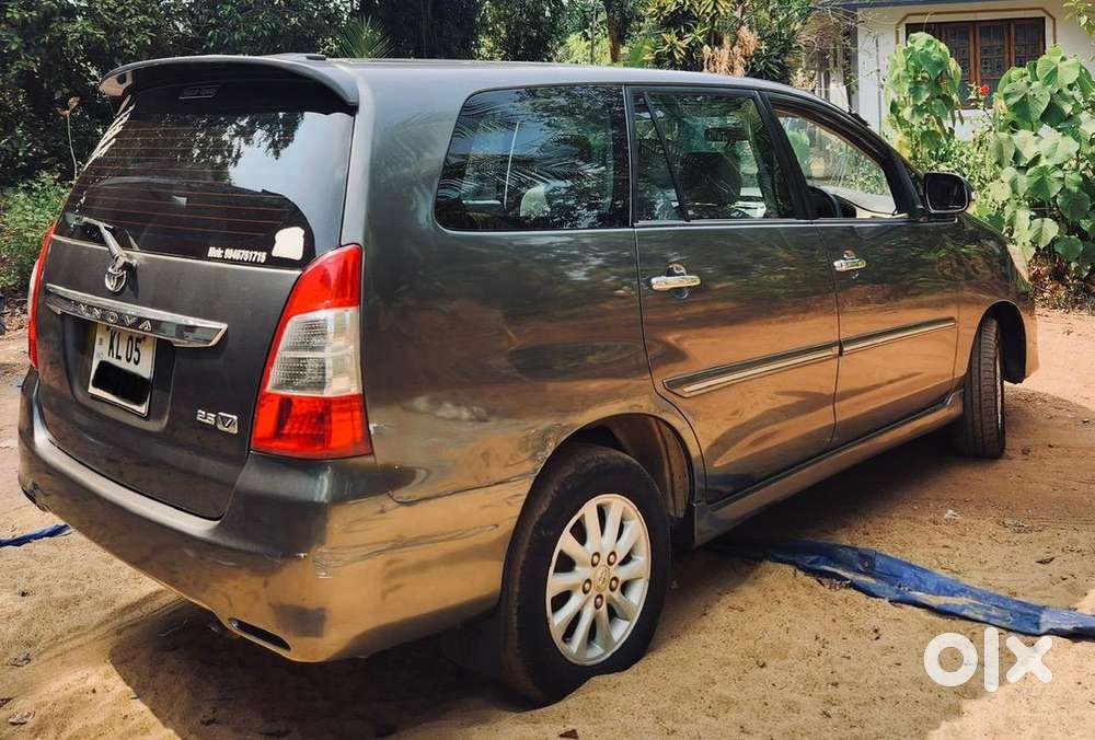 Toyota Innova 2012 Diesel Well Maintained