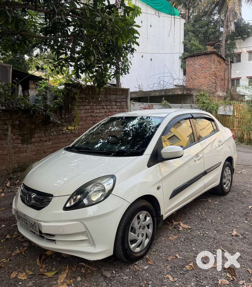 Honda Amaze Diesel 2014 .. 25kmpl Mileage 5 Tyre New Hai Showroom Con