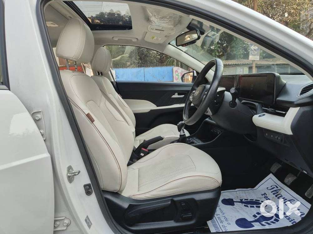 Hyundai Verna 1.5 Sx (o) Vtvt, 2024, Petrol