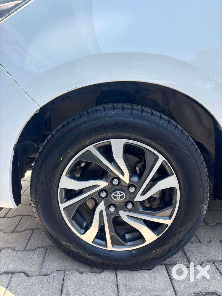 Toyota Innova Crysta [2020-ongoing] 2.4 Gx 7 Str, 2021