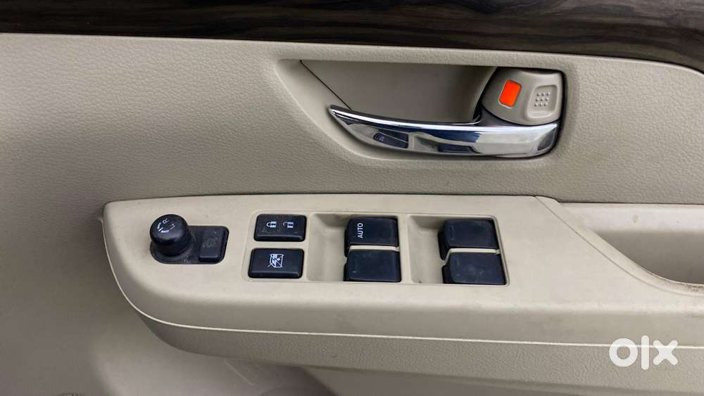 Maruti Suzuki Ertiga Zxi At Petrol, 2019, Petrol